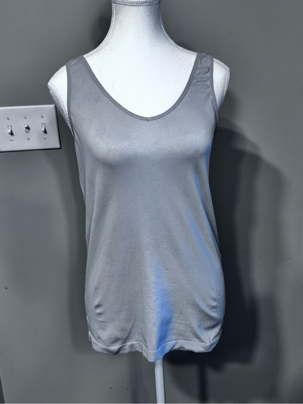 Ellen Tracy Light Gray Scoop Neck Tank